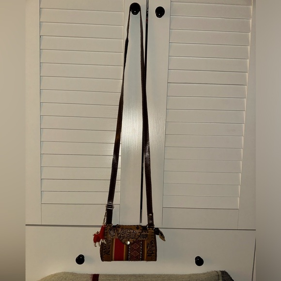 Hand Tooled Leather Crossbody Bag—With Ethnic Made Keychain added:)$4.99 ships! - Picture 5 of 10